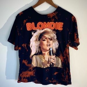 Blondie Graphic Crop Top